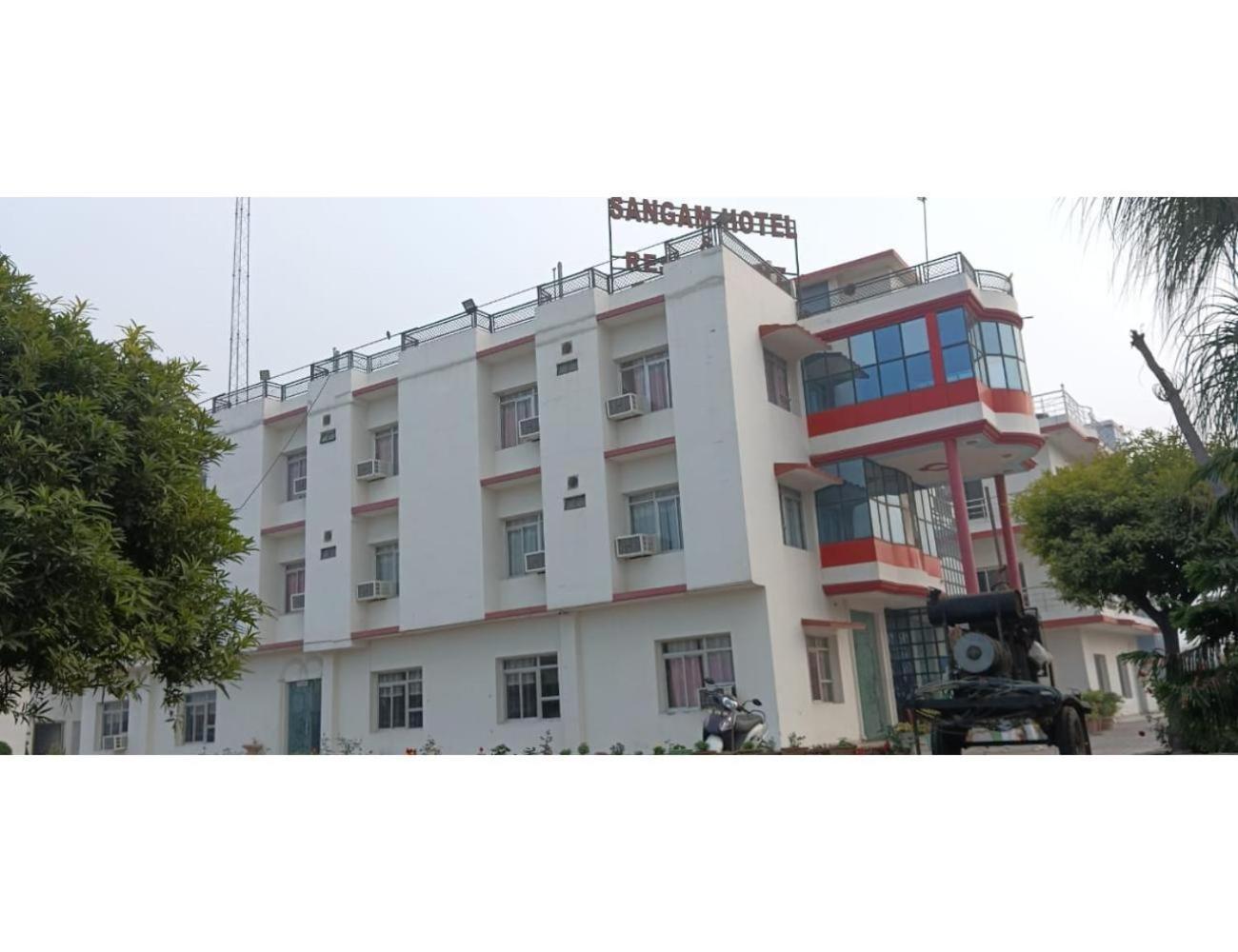 Hotel Sangam, พาราณสี ภายนอก รูปภาพ